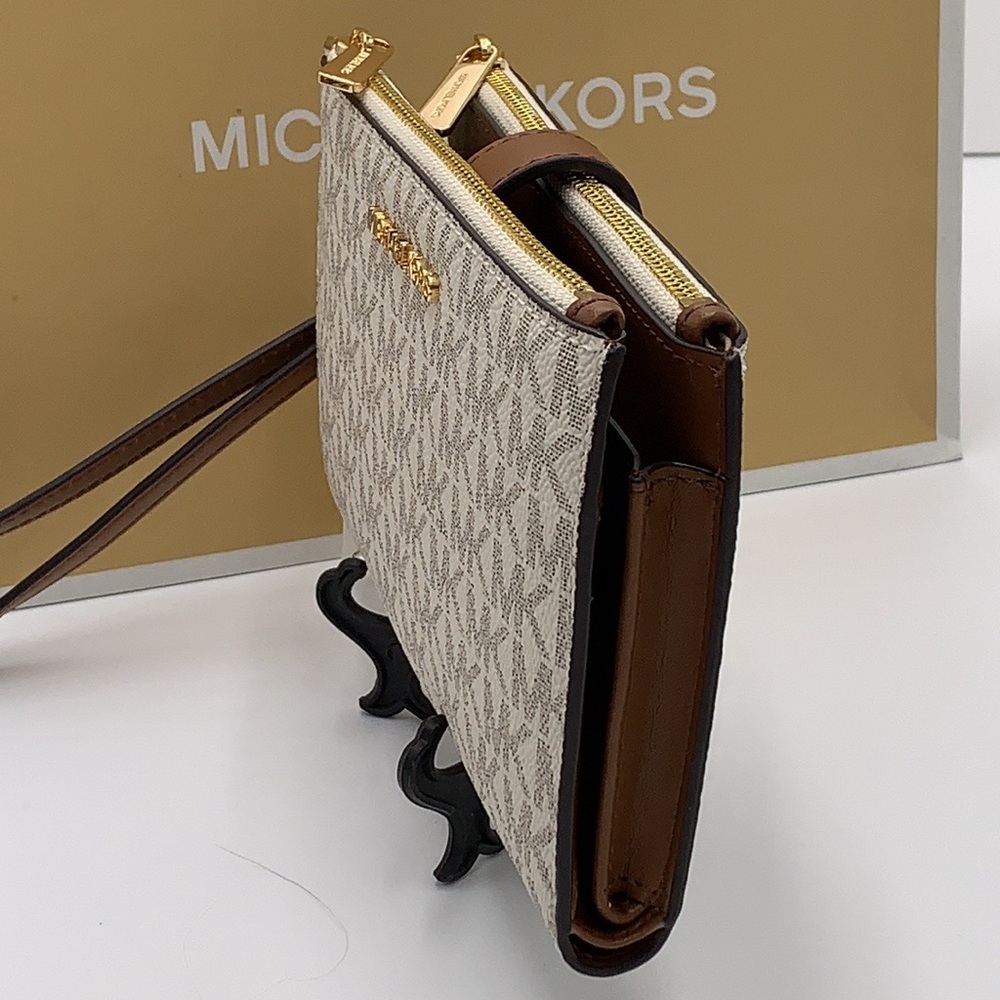 MICHAEL KORS LARGE DOUBLE ZIP WALLET WRISTLET 
COLOR: Vanilla LUGGAGE SI… - Picture 9 of 14